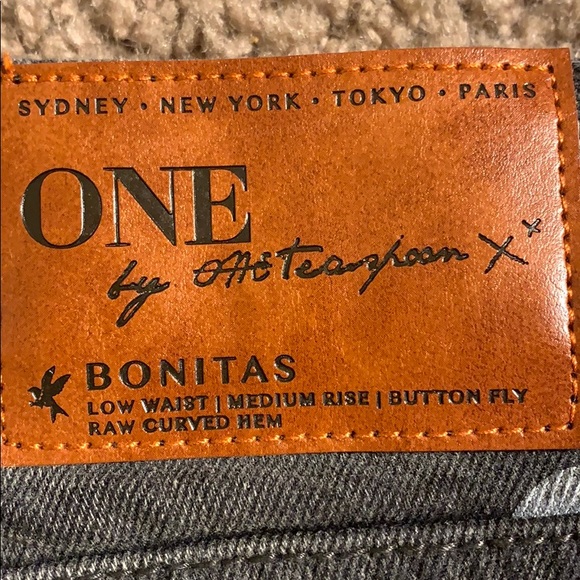 Shorts - Picture 3 of 3